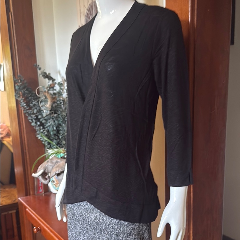 NWT northern reflections size small Black V-Neck Cardigan